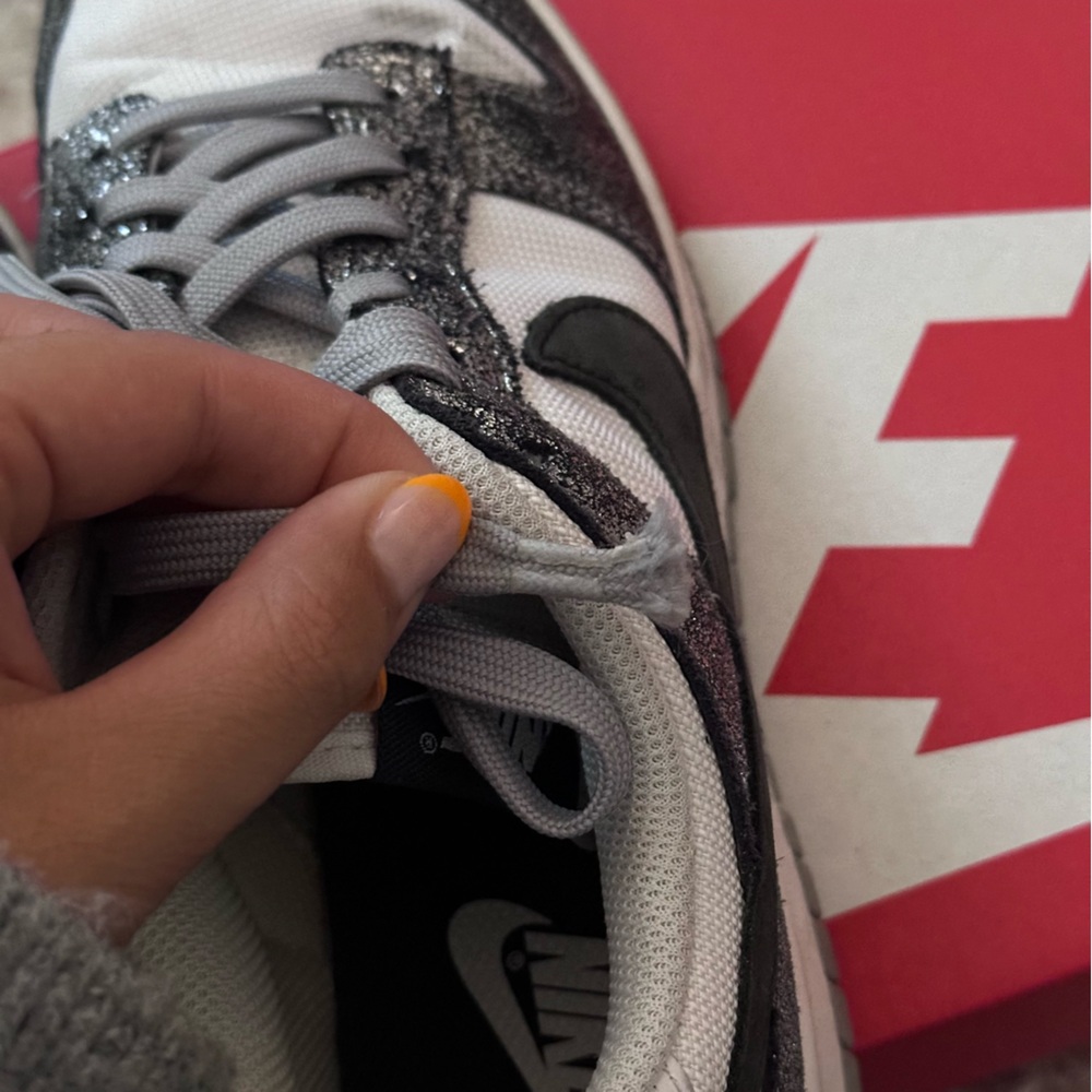 Nike Dunks - Picture 5 of 8